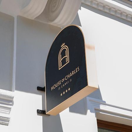 House Of Charles Hotel Carei Exterior photo