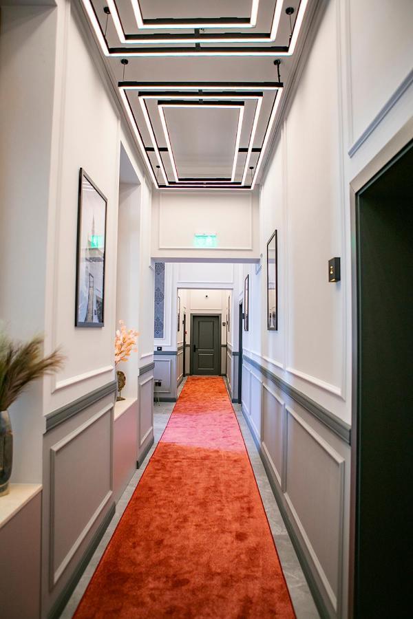 House Of Charles Hotel Carei Exterior photo